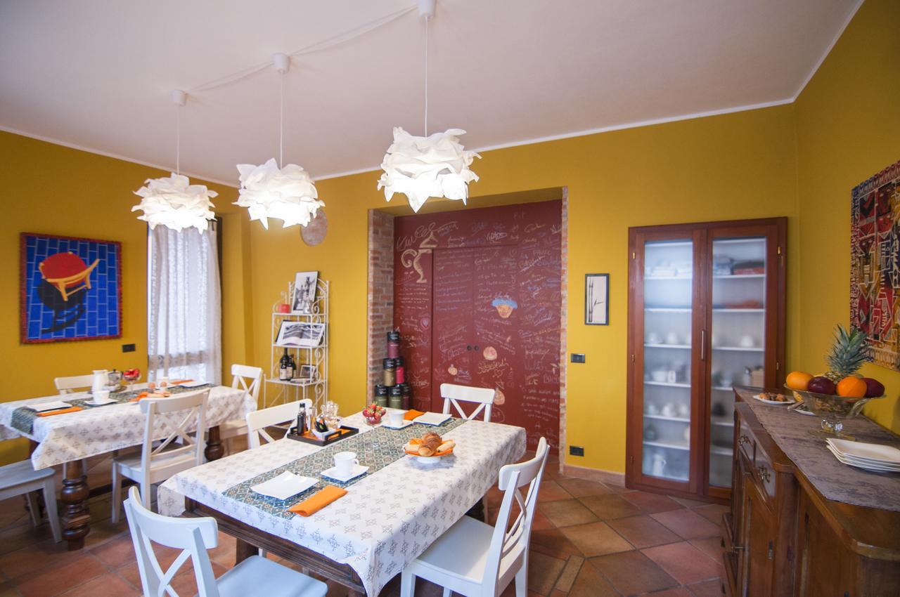 Casa Asso Di Coppe B&B Alba Kültér fotó