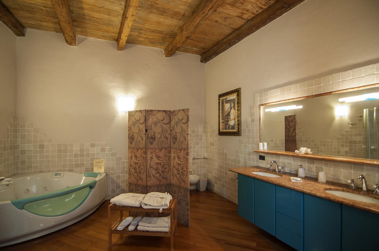 Casa Asso Di Coppe B&B Alba Kültér fotó