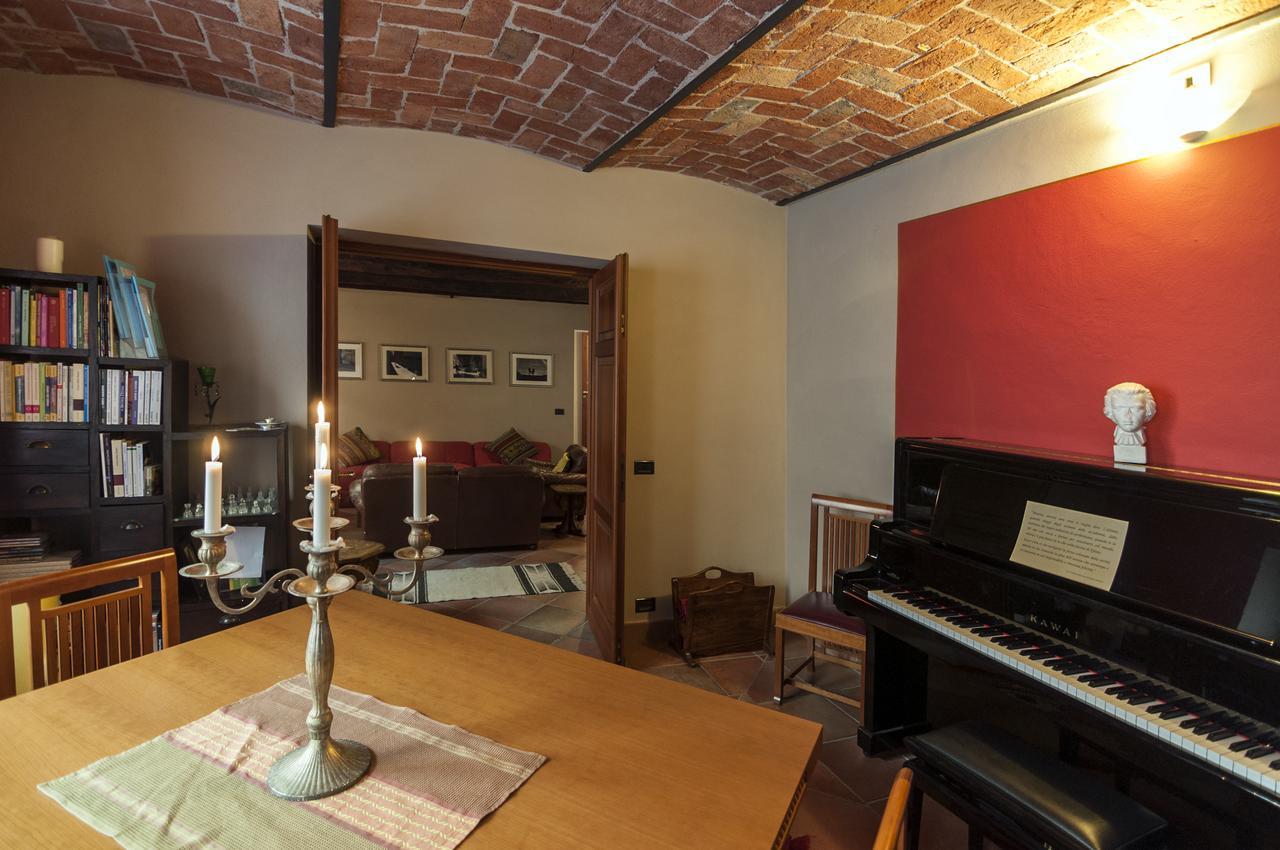 Casa Asso Di Coppe B&B Alba Kültér fotó