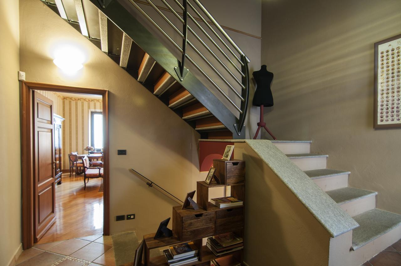 Casa Asso Di Coppe B&B Alba Kültér fotó