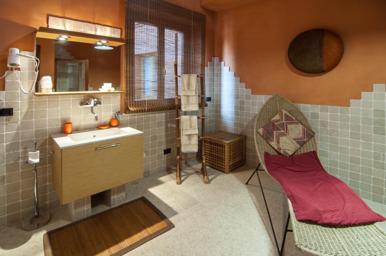 Casa Asso Di Coppe B&B Alba Kültér fotó