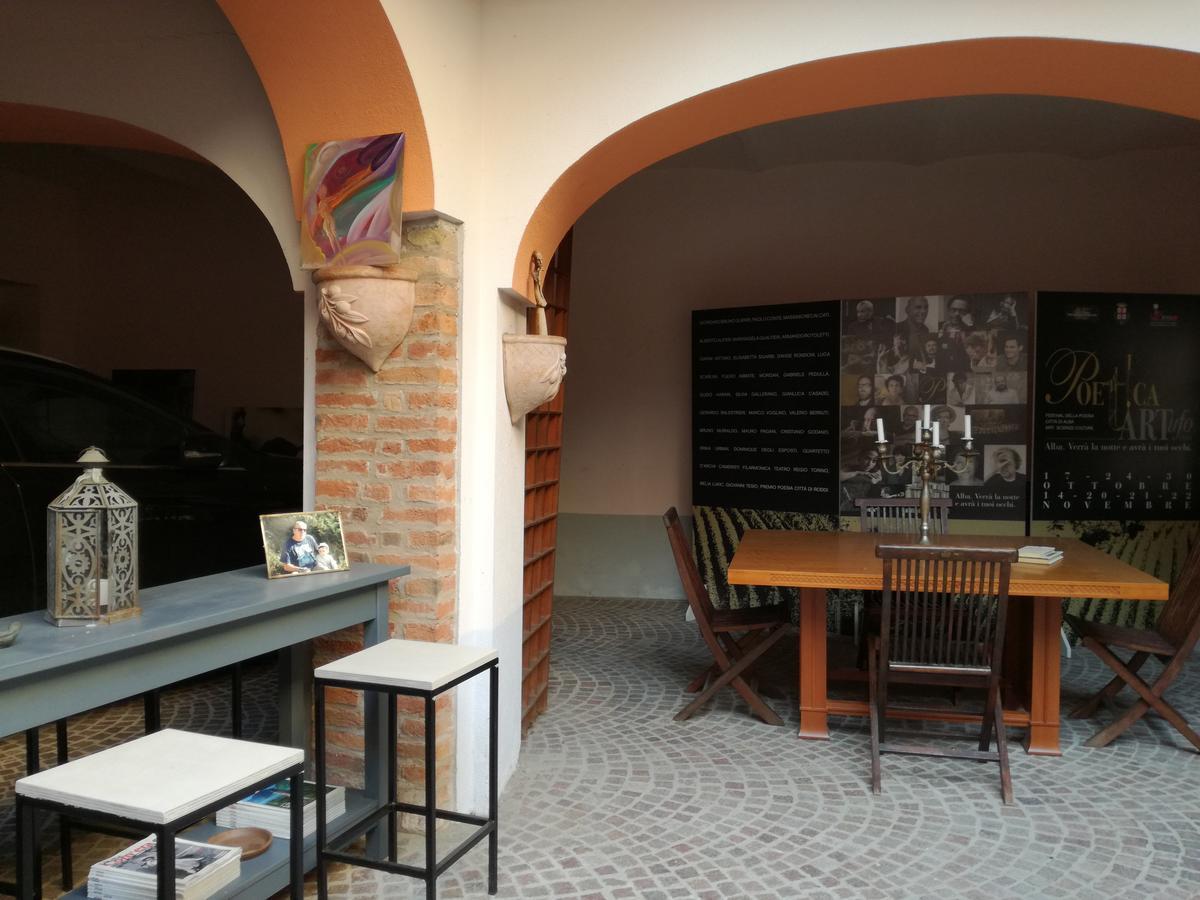 Casa Asso Di Coppe B&B Alba Kültér fotó