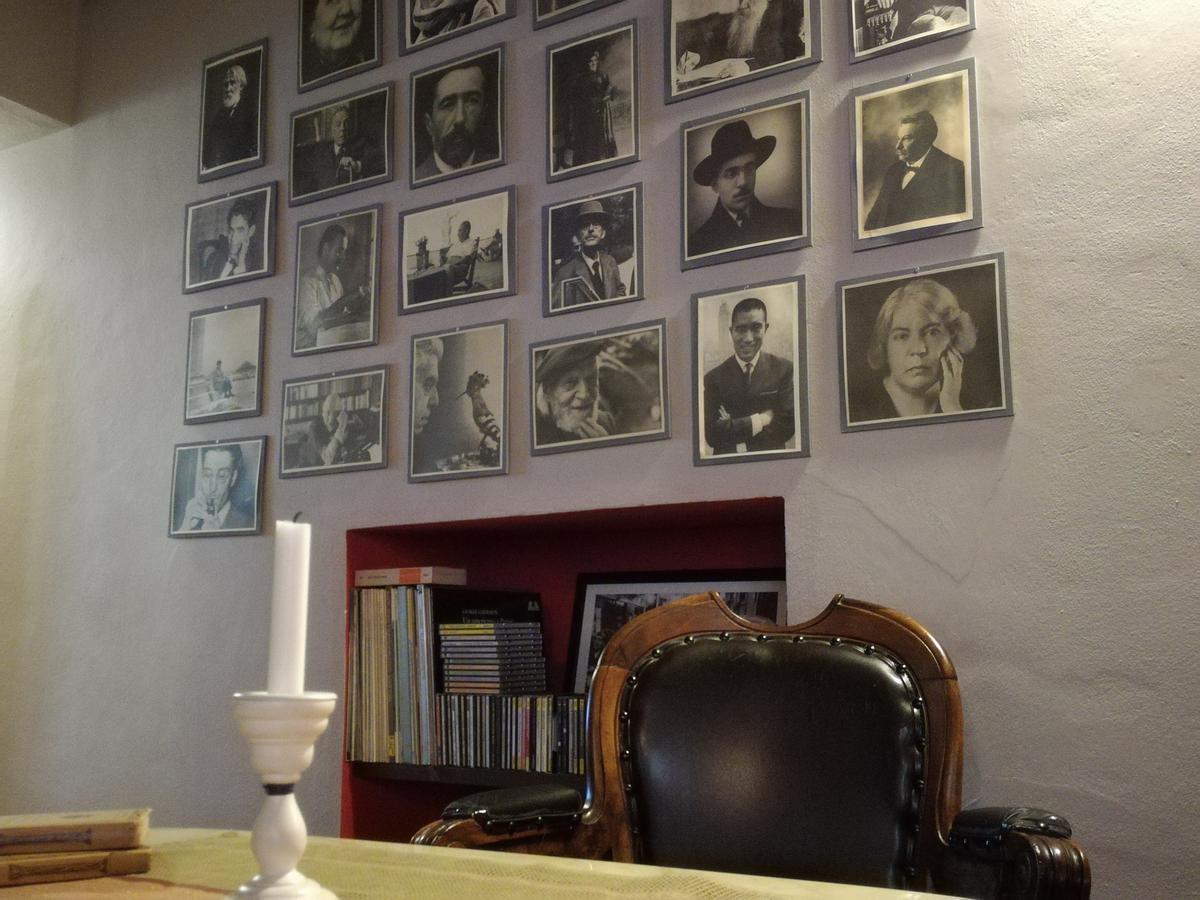 Casa Asso Di Coppe B&B Alba Kültér fotó