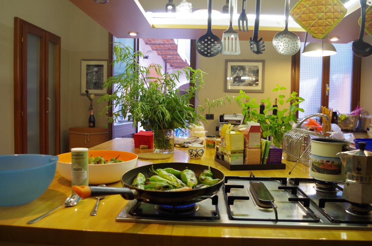 Casa Asso Di Coppe B&B Alba Kültér fotó