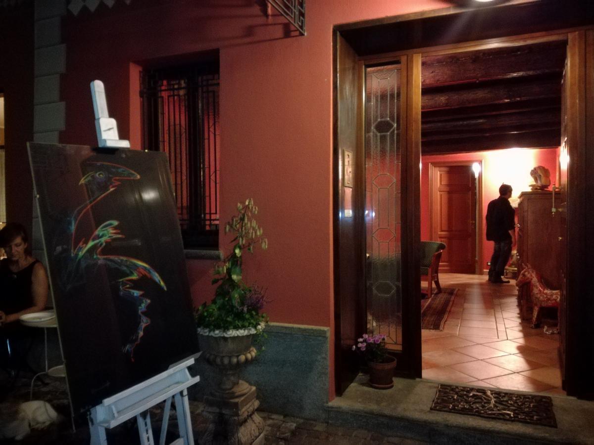 Casa Asso Di Coppe B&B Alba Kültér fotó