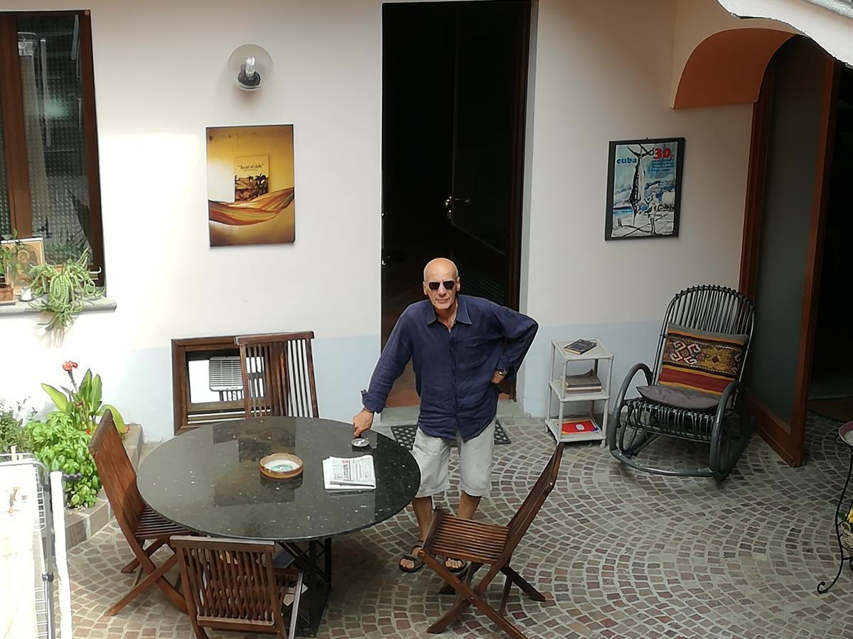 Casa Asso Di Coppe B&B Alba Kültér fotó
